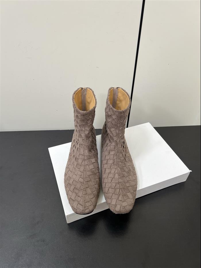 2025112817323535 380